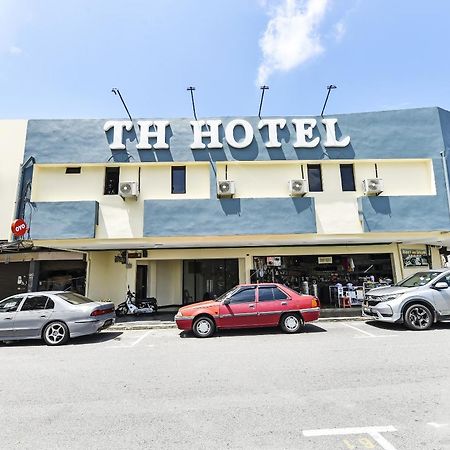 Oyo 90445 Th Hotel Bahau Экстерьер фото